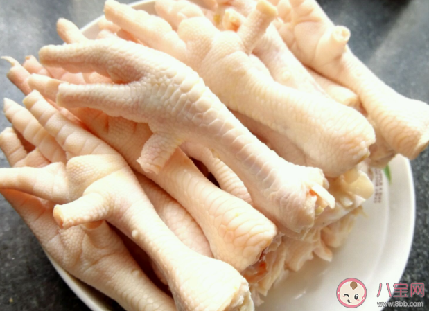 颜色太白的鸡爪是用什么泡过吗 双氧水泡过的食物会致癌吗 颜色太白的鸡爪是用什么泡过吗 双氧水泡过的食物会致癌吗