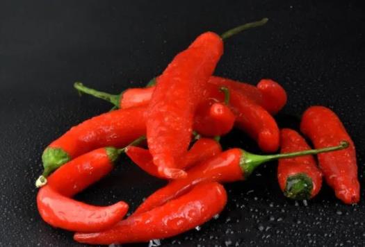 嘴被辣椒辣到了怎么迅速缓解?辣椒辣手是不是过敏