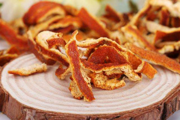 陈皮泡水喝有什么副作用 陈皮水可以隔夜泡吗 陈皮泡水喝有什么副作用 陈皮水可以隔夜泡吗