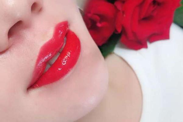 纹唇大概需要多少钱 纹唇后多久返出真正的颜色 纹唇大概需要多少钱 纹唇后多久返出真正的颜色