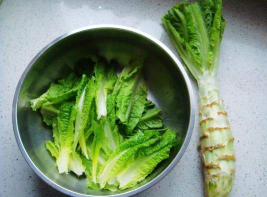 莴笋叶不焯水能凉拌吗?莴笋叶需要用水焯一下吗