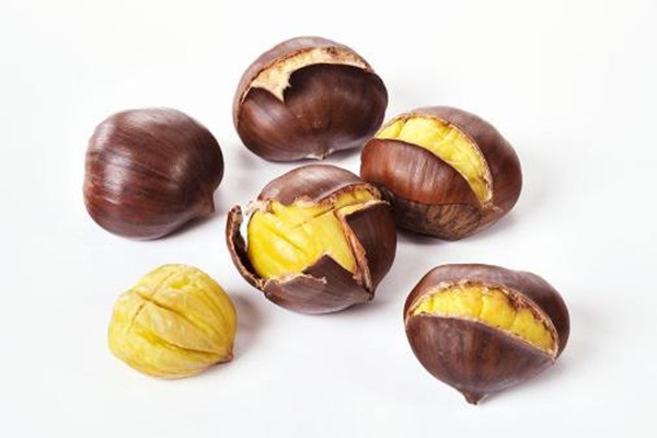 板栗可以和螃蟹一起吃吗 板栗可以和牛奶一起吃吗 板栗可以和螃蟹一起吃吗 板栗可以和牛奶一起吃吗