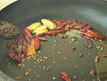 麻辣香锅鸡翅 在家简单做麻辣香锅鸡翅十分解馋13