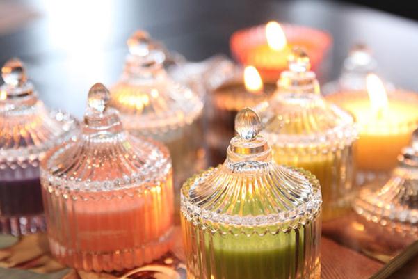 香薰蜡烛第一次要烧多久 香薰蜡烛哪种材质好