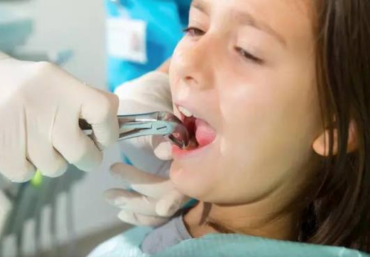 拔牙后脸肿需要打针吗?拔牙脸肿可以贴膏药吗