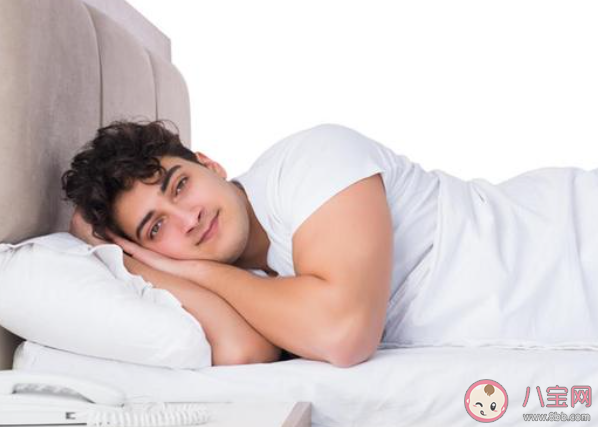 睡硬床真的好吗 睡硬床好还是软床好 睡硬床真的好吗 睡硬床好还是软床好