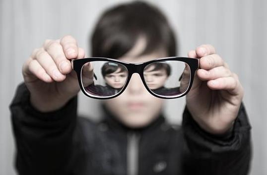 多少度算近视?近视会遗传吗