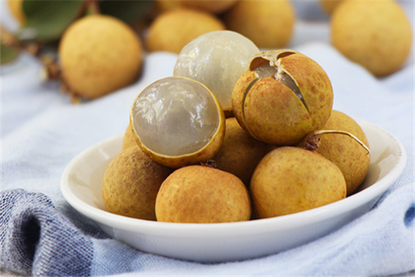 龙眼是干的还是湿的 龙眼的功效和作用 龙眼是干的还是湿的 龙眼的功效和作用