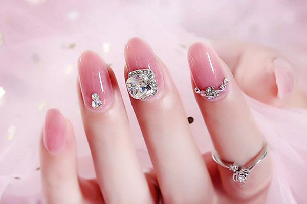 穿戴甲要打磨甲片吗 穿戴甲是需要每天摘的吗 穿戴甲要打磨甲片吗 穿戴甲是需要每天摘的吗