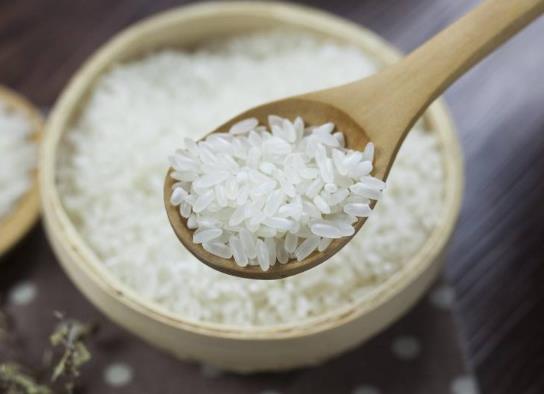 大米轻微发霉洗干净还能吃吗?大米有霉味但看不到霉可以吃吗