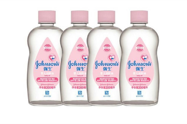 强生婴儿润肤油可以擦在脸上吗 强生婴儿润肤油怎么用 强生婴儿润肤油可以擦在脸上吗 强生婴儿润肤油怎么用