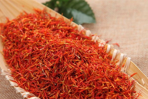 红花和什么一起泡水喝最好 红花可以和红糖一起泡水喝吗 红花和什么一起泡水喝最好 红花可以和红糖一起泡水喝吗