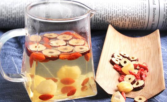 山楂枸杞泡水可以天天喝吗 饮用山楂枸杞茶有什么要注意的