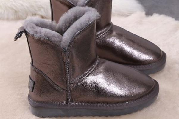 雪地靴买大一码还是小一码 雪地靴怎样清洗干净 雪地靴买大一码还是小一码 雪地靴怎样清洗干净