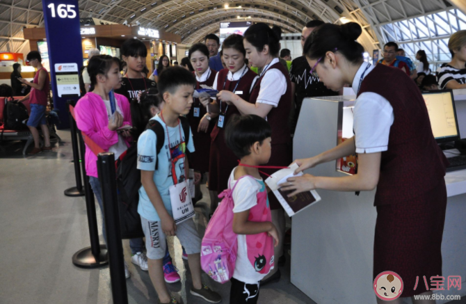 无人陪伴老人儿童坐飞机可获得哪些帮助 老人独自坐飞机该怎么办 无人陪伴老人儿童坐飞机可获得哪些帮助 老人独自坐飞机该怎么办