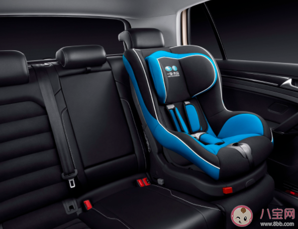 宝宝穿羽绒服坐安全座椅安全吗 安全座椅安装误区及对策 宝宝穿羽绒服坐安全座椅安全吗 安全座椅安装误区及对策