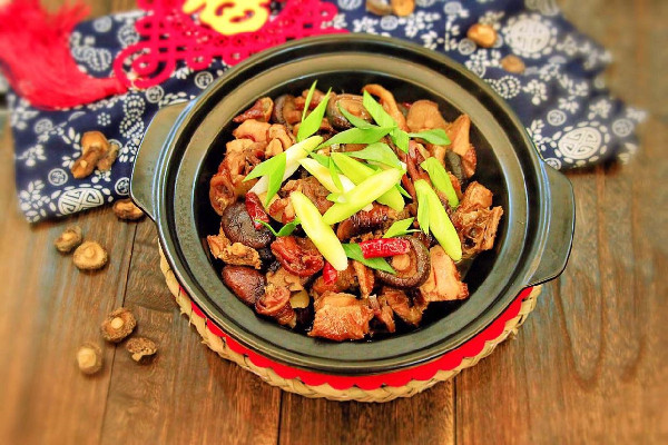 腊鸡放多少盐合适 腊鸡腌制几天可以晾晒