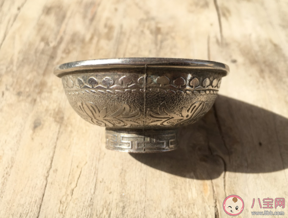 银质碗筷发黑会影响健康吗 使用银餐具安全吗 银质碗筷发黑会影响健康吗 使用银餐具安全吗