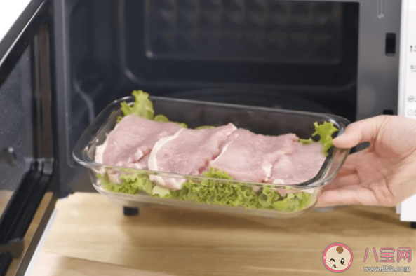 用水解冻食物好吗 营养又安全的解冻方法是什么 用水解冻食物好吗 营养又安全的解冻方法是什么