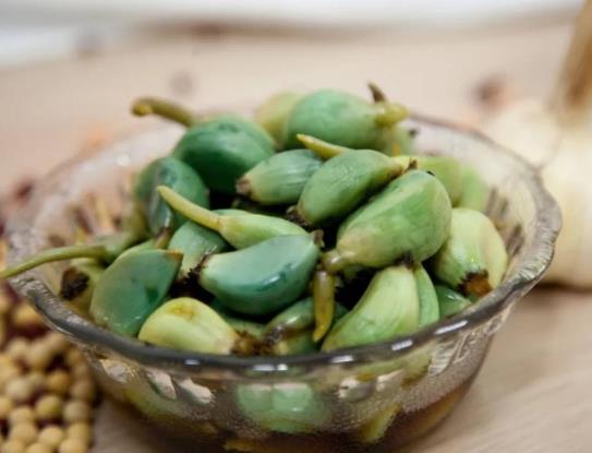 腊八蒜如何保鲜不褪色?腊八蒜怎么腌制才能绿