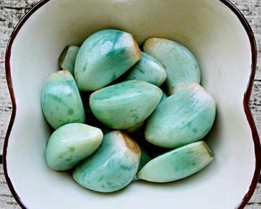 腊八蒜吃多了胃难受怎么办?腊八蒜腌制过程中可以打开吗