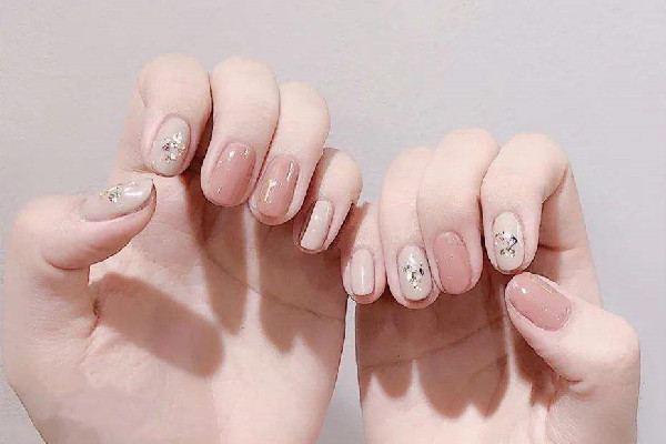 光疗胶和加固胶一样吗 光疗胶烤不干什么原因 光疗胶和加固胶一样吗 光疗胶烤不干什么原因