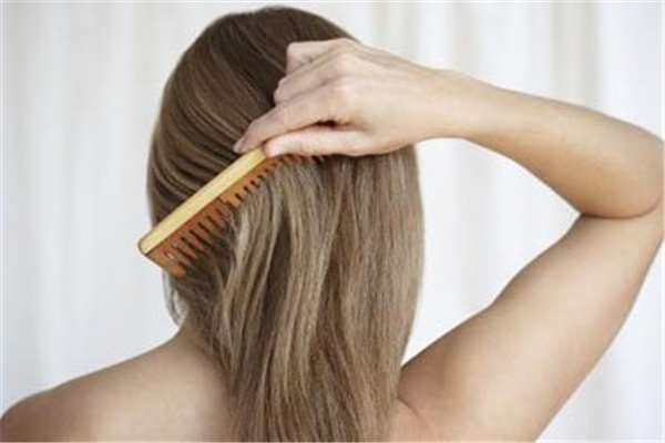 油性头发是什么原因造成的 油性头发是什么样的 油性头发是什么原因造成的 油性头发是什么样的