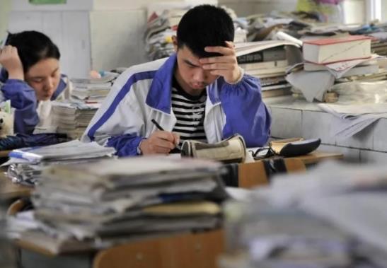 单招考试只能报一个学校吗?高三单招是不是报名了就能过