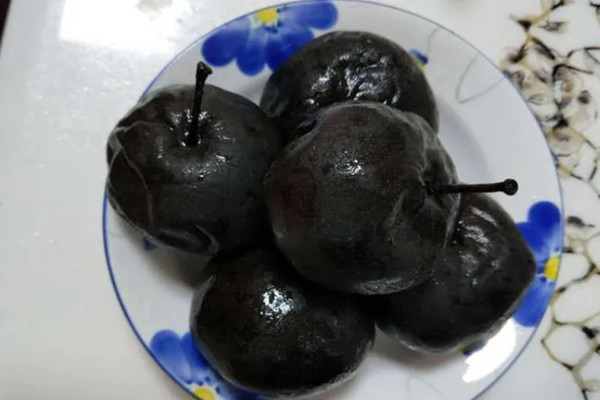 冻梨是软的还是硬的 冻梨糖分高吗 冻梨是软的还是硬的 冻梨糖分高吗