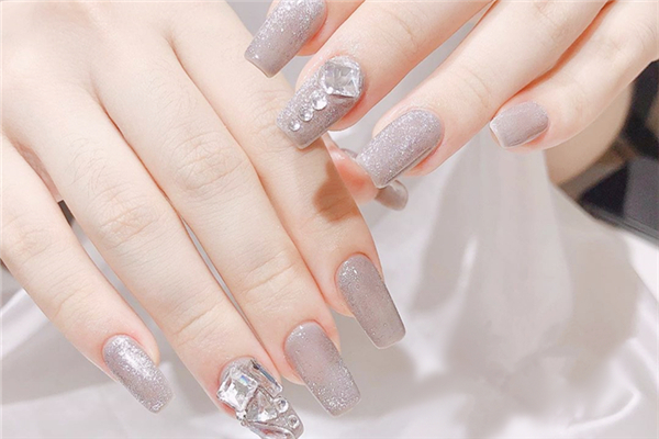 延长甲能维持多久 延长甲对指甲长短有要求吗 延长甲能维持多久 延长甲对指甲长短有要求吗