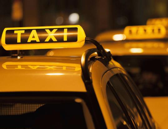 高德地图打车是不是贵一点?高德地图能定位对方手机位置吗