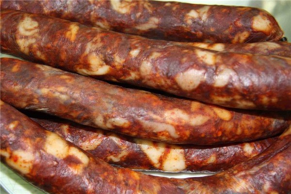 腊肠是哪里的特产 腊肠有酒精吗 腊肠是哪里的特产 腊肠有酒精吗