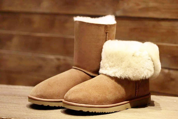 雪地靴有折痕怎么办 雪地靴有霉点怎么清除 雪地靴有折痕怎么办 雪地靴有霉点怎么清除