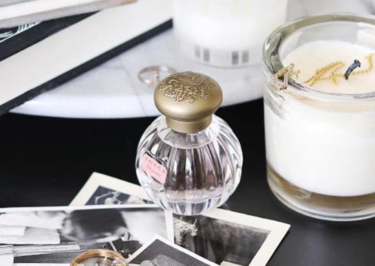 衣物香氛喷雾不能喷皮肤吗?衣物香氛喷雾是直接喷到衣服上吗?