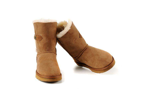 雪地靴有油渍怎么处理 雪地靴有点顶脚怎么处理 雪地靴有油渍怎么处理 雪地靴有点顶脚怎么处理