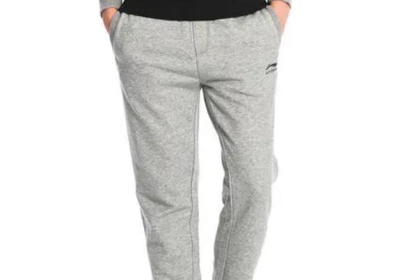 卫裤要穿大点吗 什么人不适合穿卫裤 卫裤要穿大点吗 什么人不适合穿卫裤