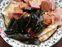 冷拌豆腐怎么做 皮蛋火腿冷拌豆腐鲜美一绝3