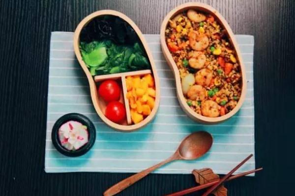 饮食减肥要戒酒吗 饮食减肥有用吗 饮食减肥要戒酒吗 饮食减肥有用吗