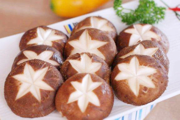 香菇哪些人不能吃 香菇怎样挑选 香菇哪些人不能吃 香菇怎样挑选