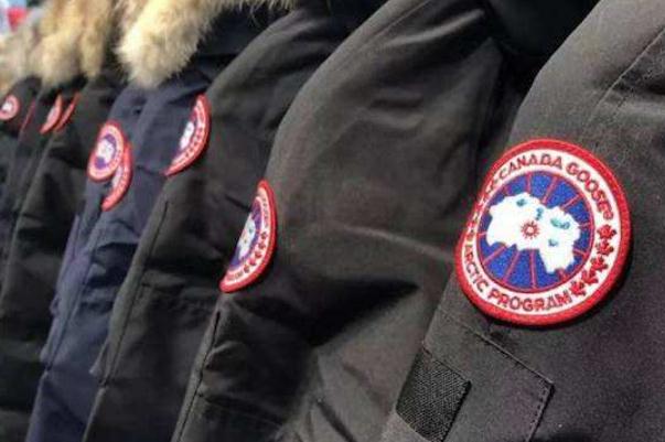 加拿大鹅羽绒服正品多少钱 加拿大鹅承诺14天内免费换货 加拿大鹅羽绒服正品多少钱 加拿大鹅承诺14天内免费换货
