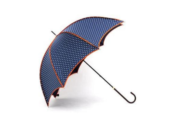 太阳伞要买浅色还是深色 太阳伞要怎么选 太阳伞要买浅色还是深色 太阳伞要怎么选