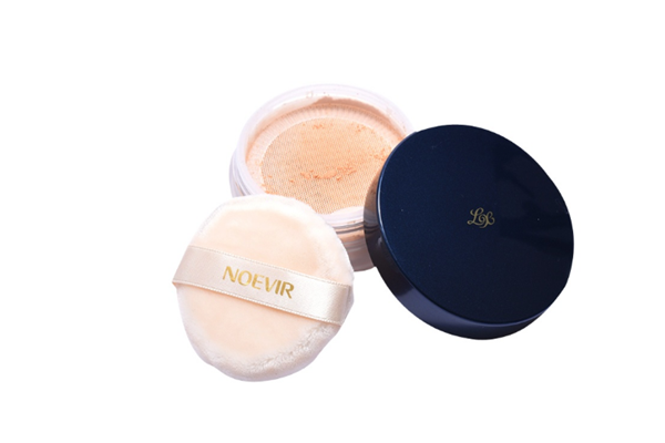 散粉有什么作用 散粉和定妆喷雾先用哪个 散粉有什么作用 散粉和定妆喷雾先用哪个