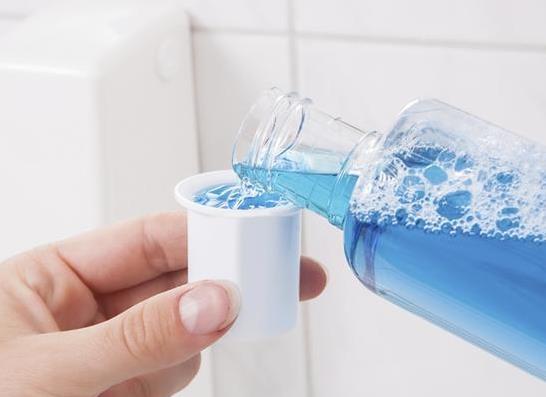 漱口水可以代替刷牙吗?漱口水的作用和刷牙一样吗