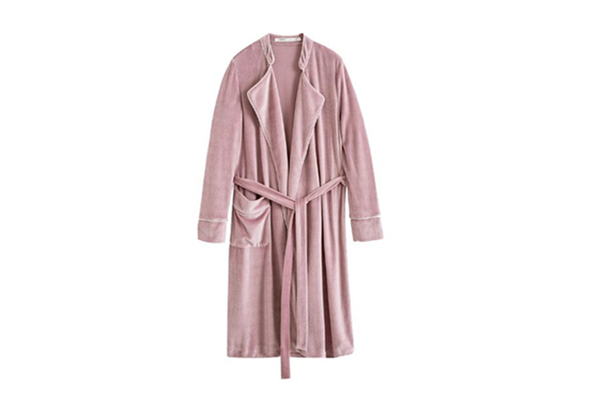 睡袍的作用到底是什么 睡袍是纯棉的好还是法兰绒的好 睡袍的作用到底是什么 睡袍是纯棉的好还是法兰绒的好