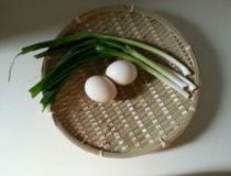 蒜苗鸡蛋汤的做法 青蒜鸡蛋汤家常做法1