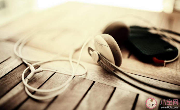 几百元和几千元的耳机到底有什么区别 百元耳机和几千元耳机的不同点 几百元和几千元的耳机到底有什么区别 百元耳机和几千元耳机的不同点