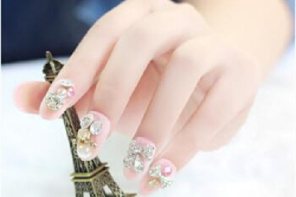 穿戴甲要打磨甲片吗 穿戴甲是需要每天摘的吗 穿戴甲要打磨甲片吗 穿戴甲是需要每天摘的吗