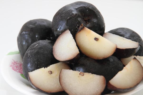 冻梨可以熬梨汤喝吗 买的冻梨化了还能吃吗 冻梨可以熬梨汤喝吗 买的冻梨化了还能吃吗