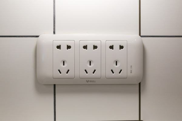 插座 墙上插座松了解决及马桶安装方法