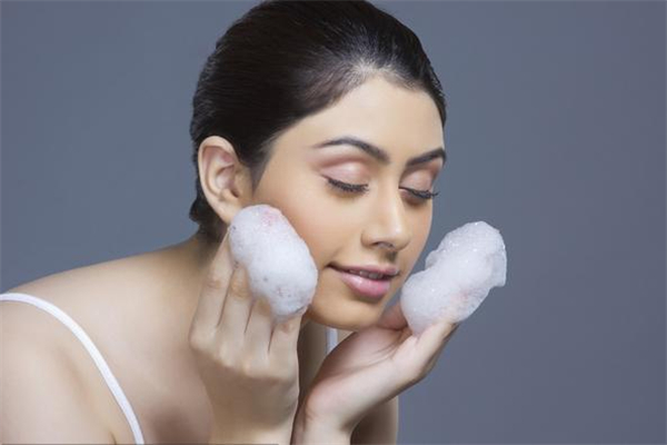 洗脸加白醋有什么作用 洗脸加多少白醋 洗脸加白醋有什么作用 洗脸加多少白醋